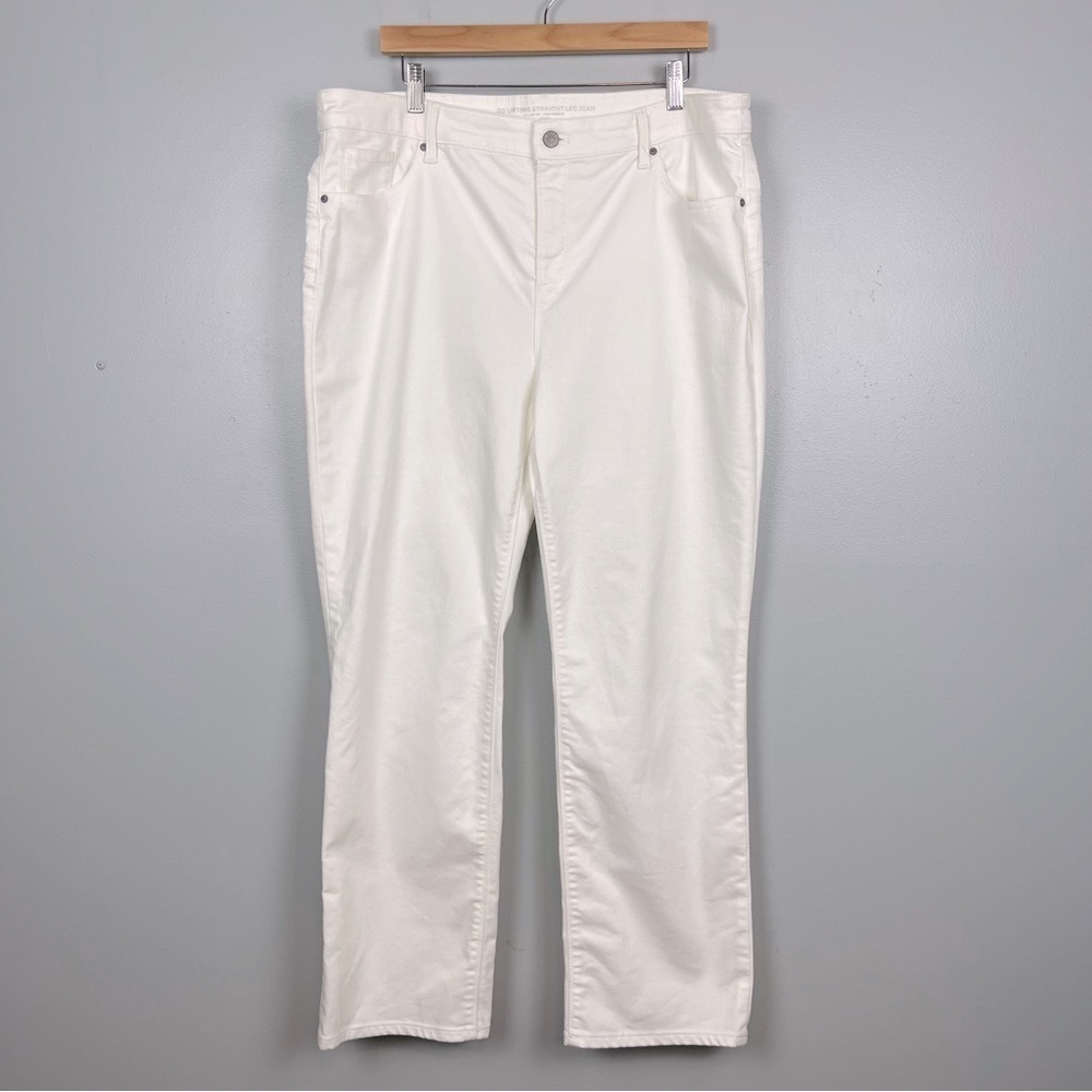 Chico’s white So Lifting Straight Leg cotton poly spandex blend jeans, size 16R.